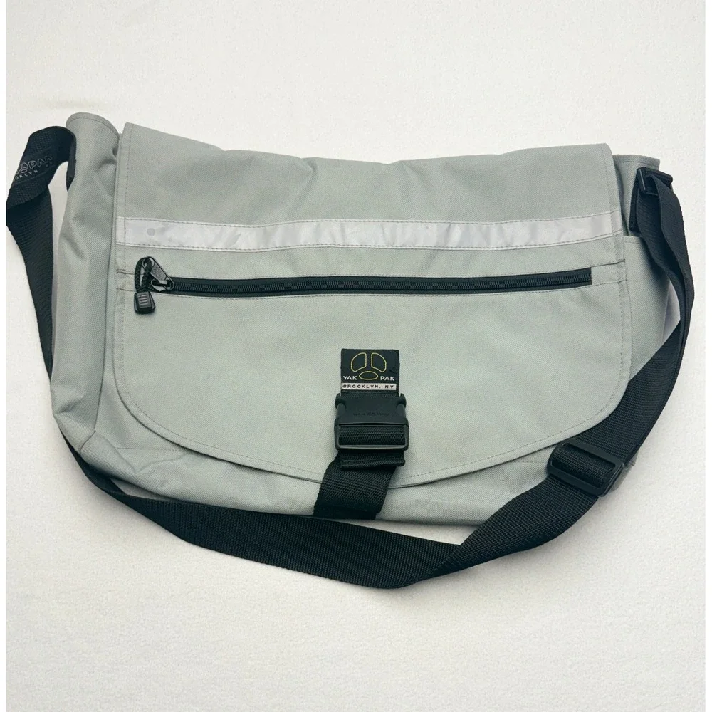 Yak Pak Brooklyn NY Messenger Bag‎ Aqua Canvas Crossbody Laptop Shoulder 2000s